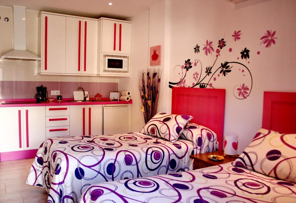 Apartamentos Turisticos Mirayuste Guadalupe  Buitenkant foto